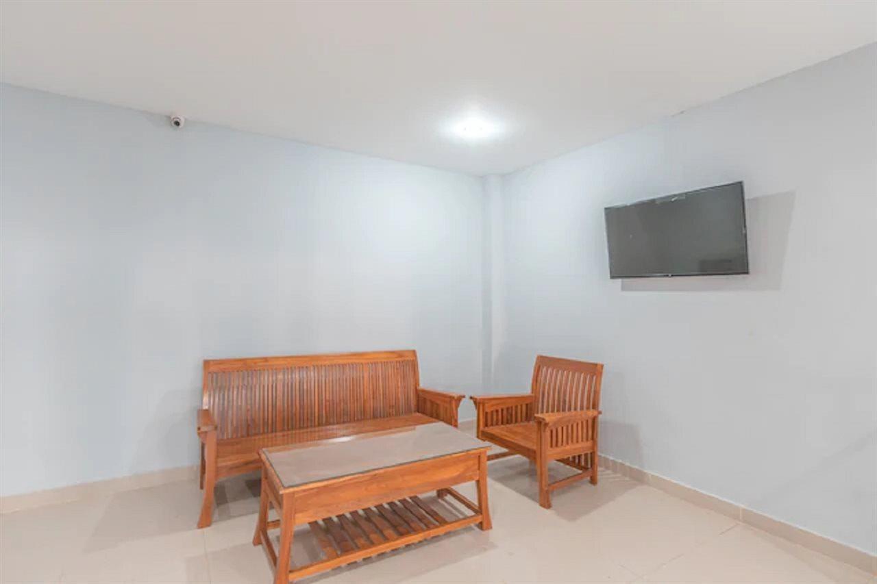 Oyo 1329 Tanjung Pakuan Hotel