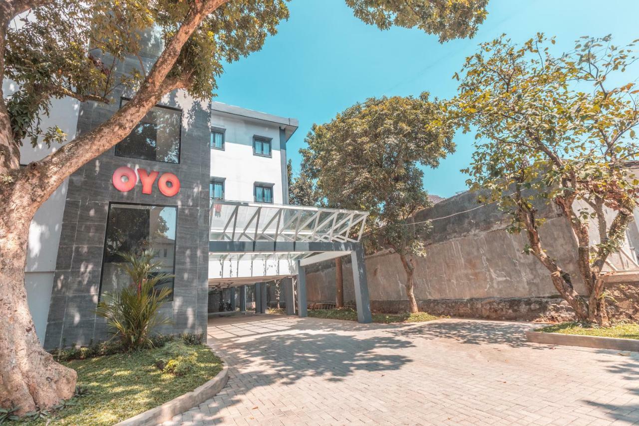 Oyo 1329 Tanjung Pakuan Hotel