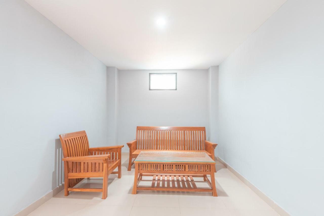 Hotel Oyo 1329 Tanjung Pakuan 2*