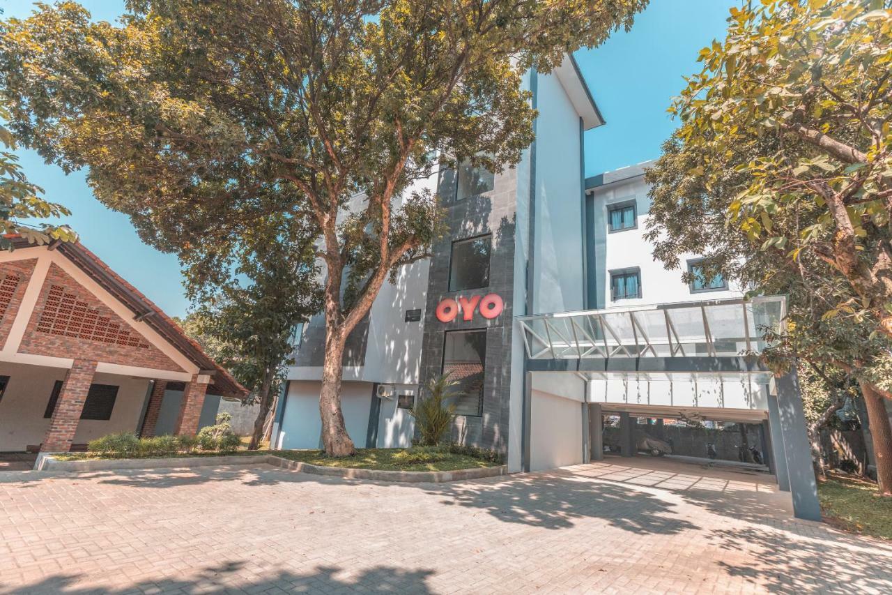 Hotel Oyo 1329 Tanjung Pakuan Bogor
